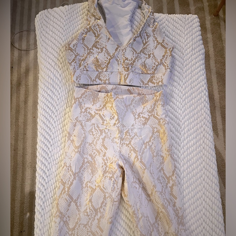 Fabletics Active Set - White Snake Print - image 2